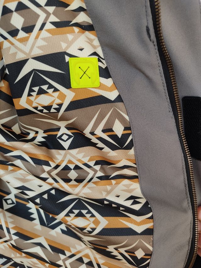 Chaqueta nieve SAGA Fatigue Talla L (299,95€)