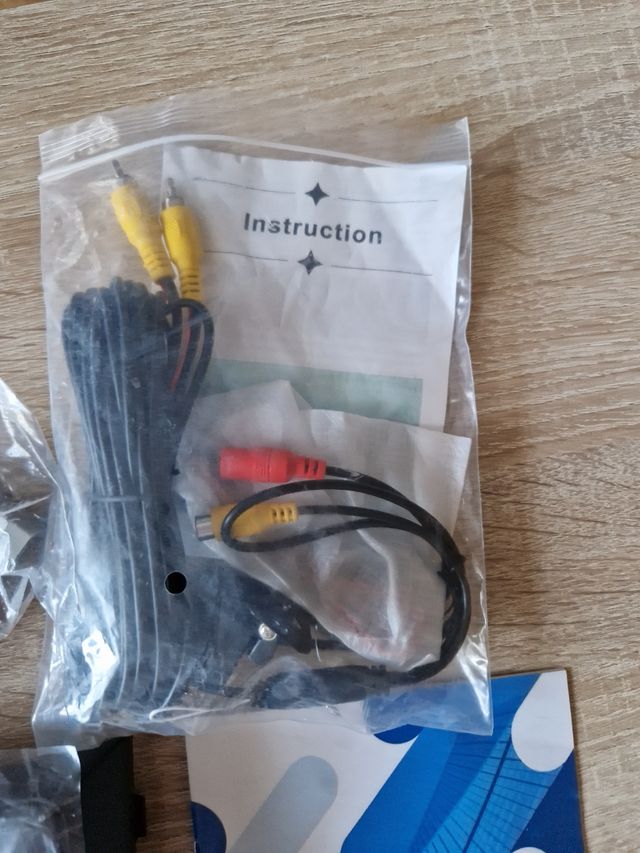 Pantalla mumtimedia y cámara trasera