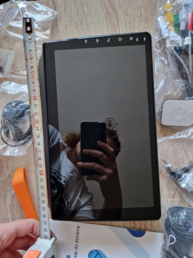 Pantalla mumtimedia y cámara trasera