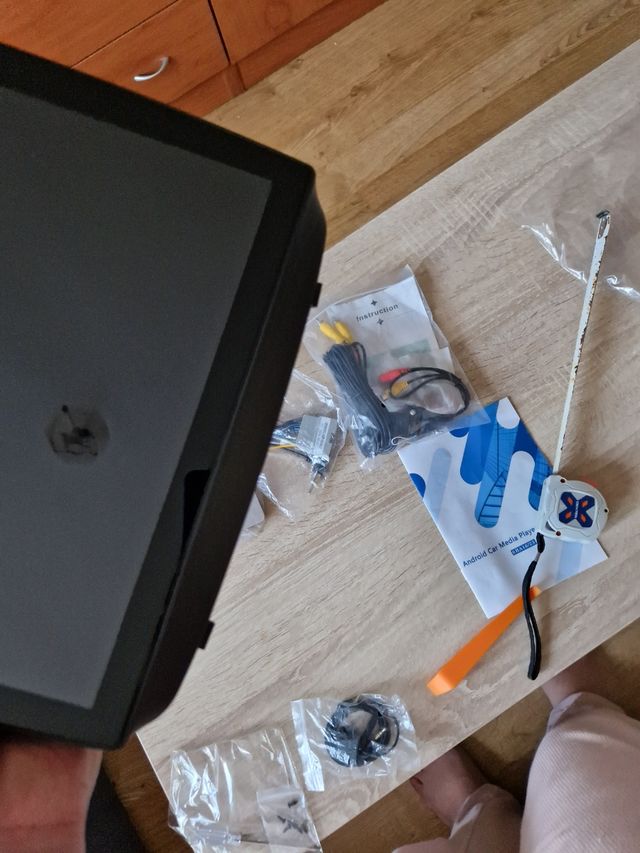 Pantalla mumtimedia y cámara trasera