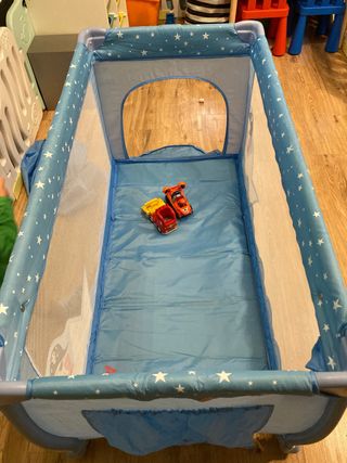 cuna de viaje con gatera