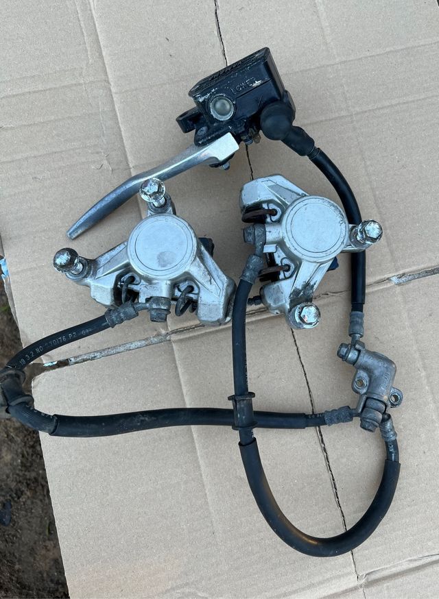 Freno anteriore completo fzr 600.