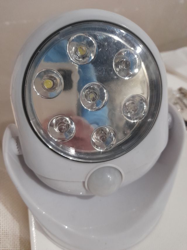 Lampada con sensore a batteria