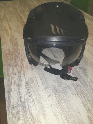 Casco MT Helmets Streetfigther