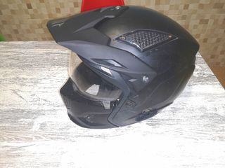 Casco MT Helmets Streetfigther