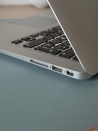 Portátil MacBook Air 13 i5-8-512 SSD como NUEVO