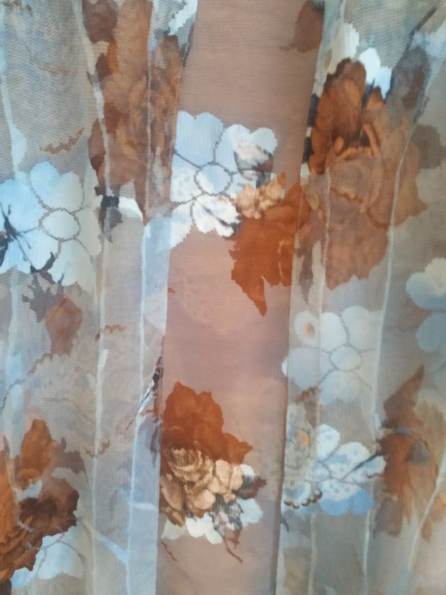 Blusa d blonda, elegante