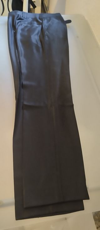 Traje de novio en perfecto estado