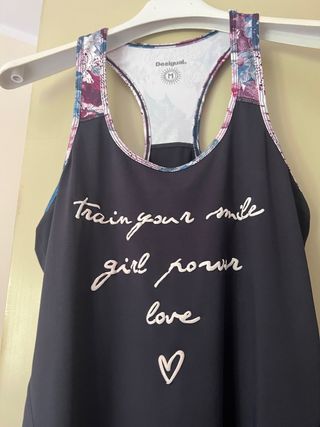 Bellissimo top ragazza donna firmato Desigual