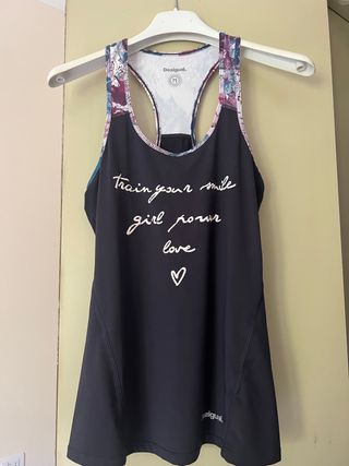 Bellissimo top ragazza donna firmato Desigual
