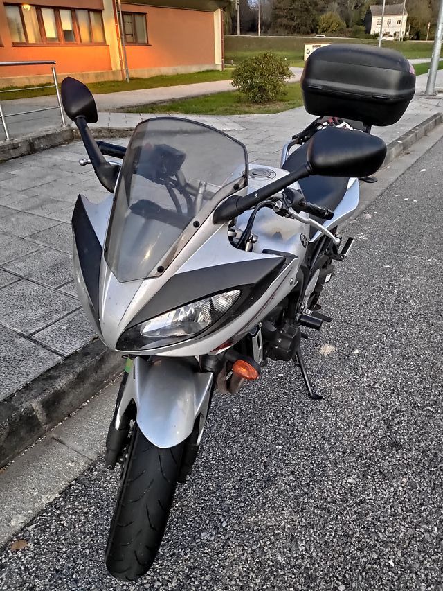 YAMAHA FAZER FZ6-S DICIEMBRE 2008