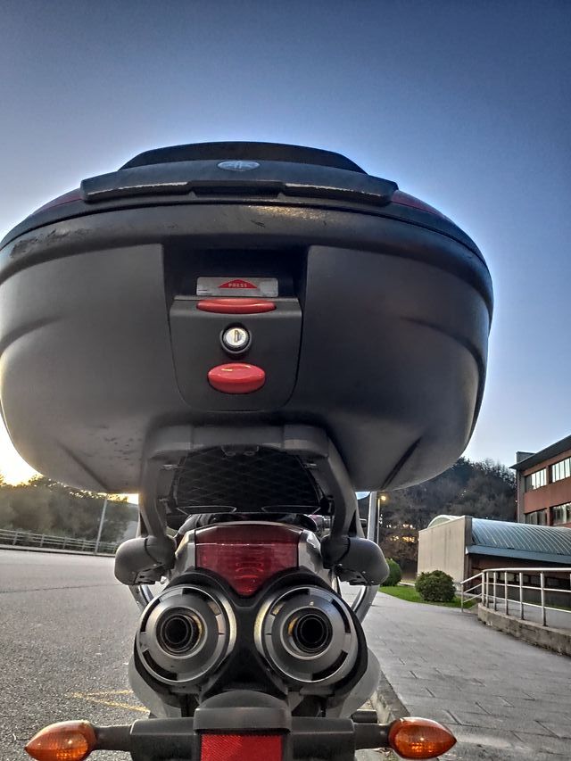 YAMAHA FAZER FZ6-S DICIEMBRE 2008