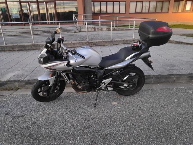 YAMAHA FAZER FZ6-S DICIEMBRE 2008