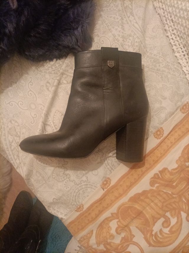 botas cuero negro