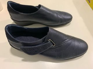 Zapato piel mujer azul marino