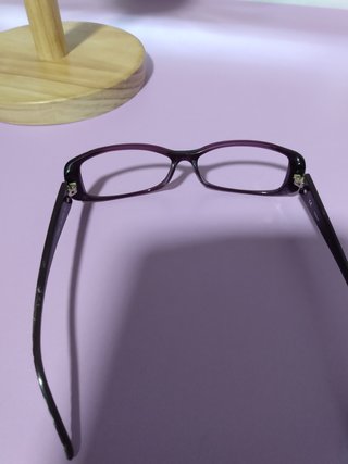 Montura de gafas TOUS color berenjena