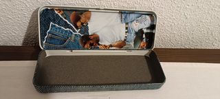 Estuche  metálico vintage años 90 MiK
