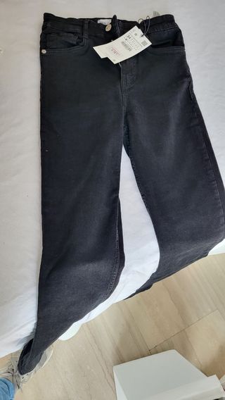 Pantalón negro Zara