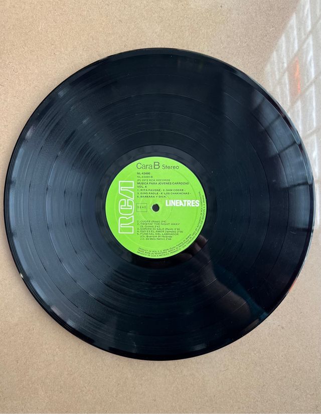 Más música para Jóvenes Carrozas Vol. 4 (Vinilo)