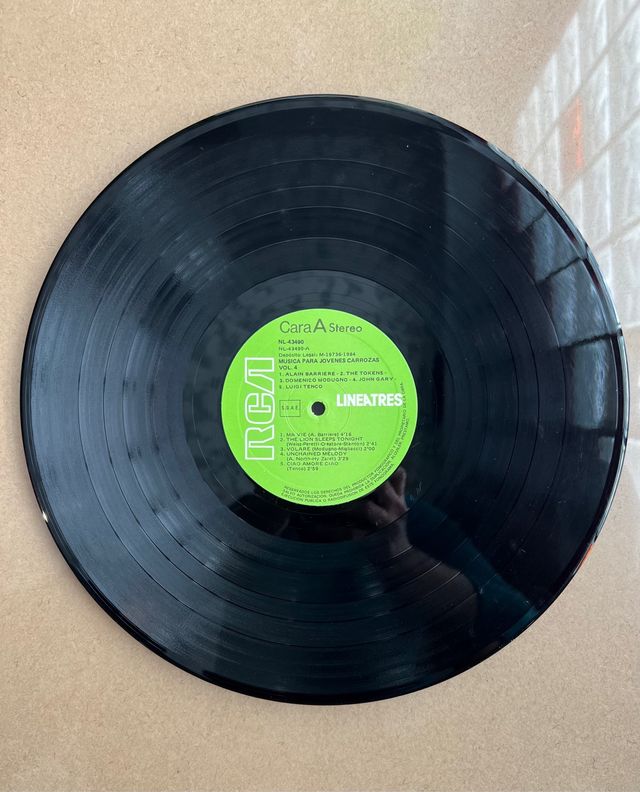 Más música para Jóvenes Carrozas Vol. 4 (Vinilo)