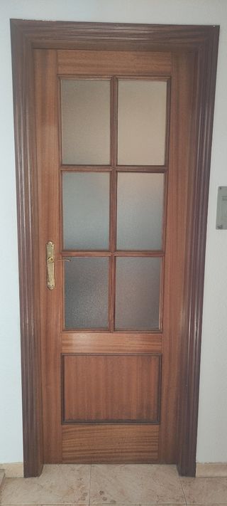 Puerta de madera