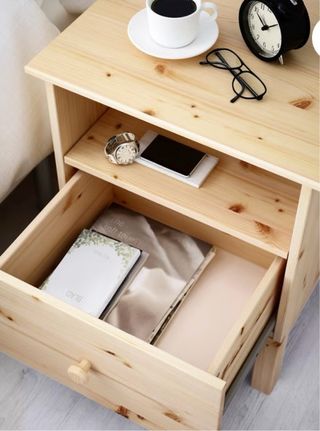 Mesita de noche TARVA pintada