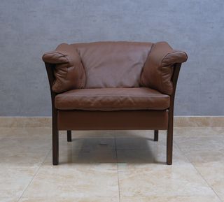 Butaca Danesa cuero búfalo