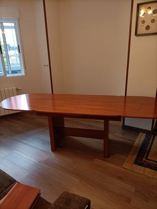Mesa salón extensible color manzano. Lugo ciudad
