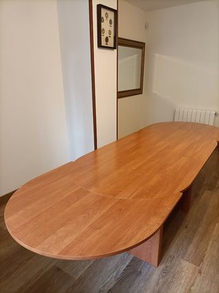 Mesa salón extensible color manzano. Lugo ciudad