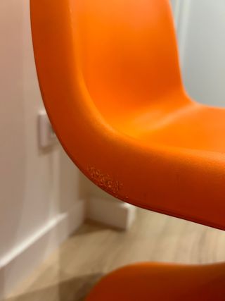 Juego de 2 sillas Panton color mandarina.