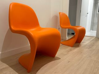Juego de 2 sillas Panton color mandarina.