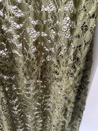 Botin con detalles dorados