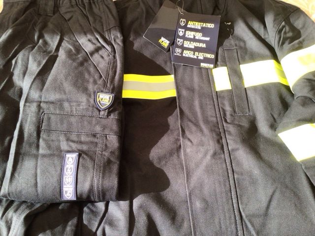 ROPA  DE TRABAJO IGNÍFUGA, A ESTRENAR!!