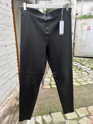 Leggings negros de Guess