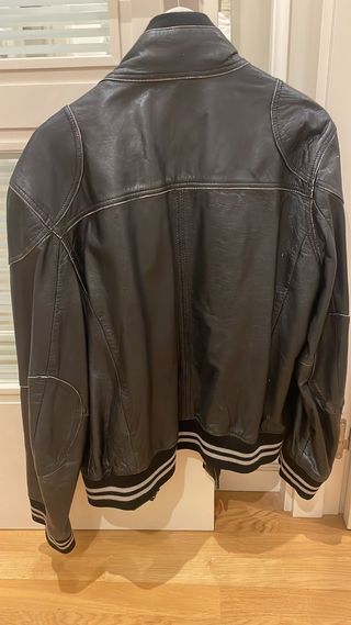 Cazadora de cuero marron de Zara t-XL