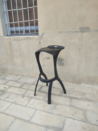 Taburete Miura vintage de Konstantin Gcric diseño