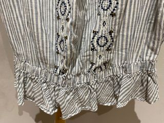 Blusa a rayas y con volantes