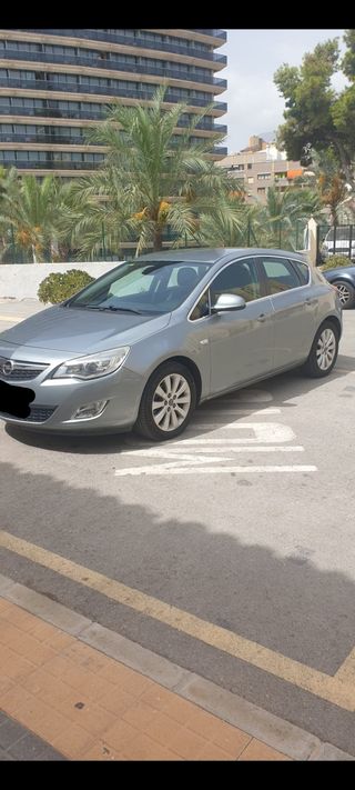 Opel Astra 2012
