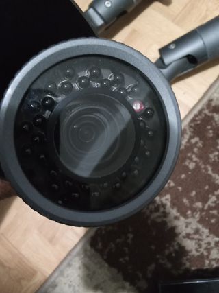 3 cámaras de vigilancia Samsung sco-2080R.