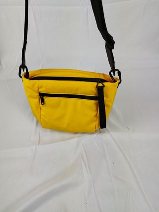 Bolso pequeño amarillo desigual 