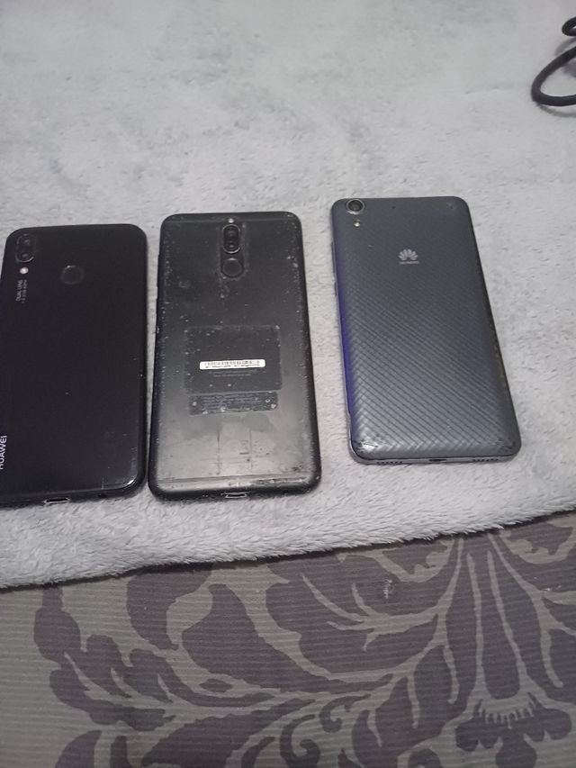 Mobil para piezas algunos funcionan