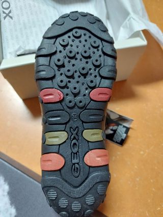 Zapatos Geox piel velcro T 34 Nuevas