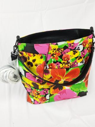 Bolso bandolera desigual 