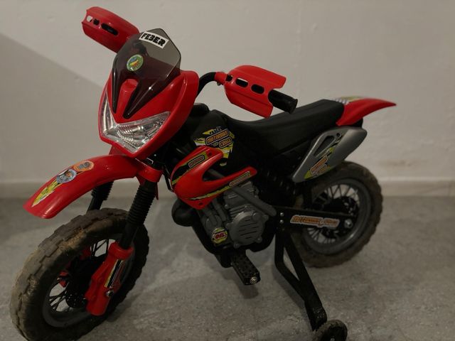 Moto bateria niño