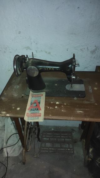 Máquina de coser Alfa
