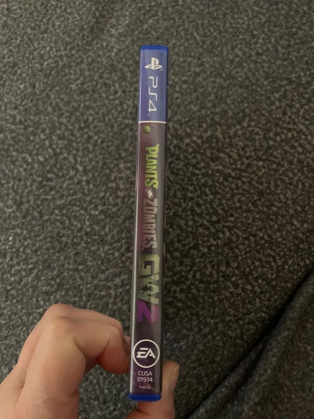 gioco PS4 Plants vs Zombies GW2 + 7 anni