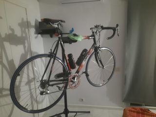 Bicicleta de carretera mendiz con soporte