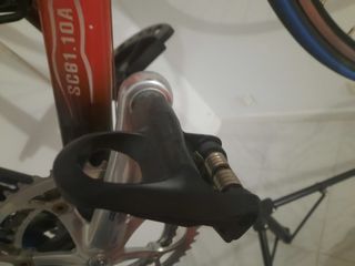 Bicicleta de carretera mendiz con soporte