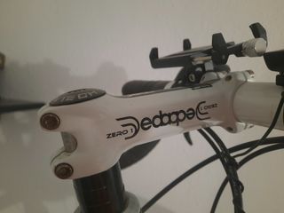 Bicicleta de carretera mendiz con soporte