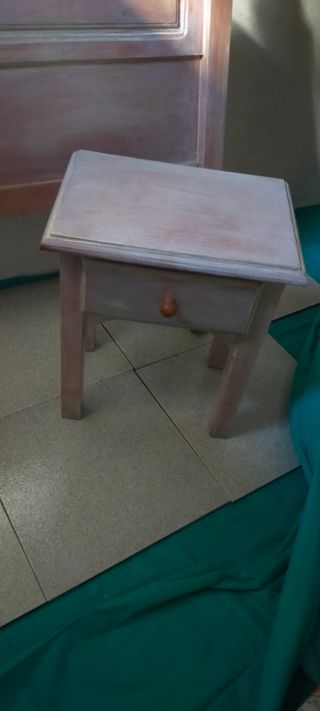 Cabecero de cama ,espejo y mesita de noc